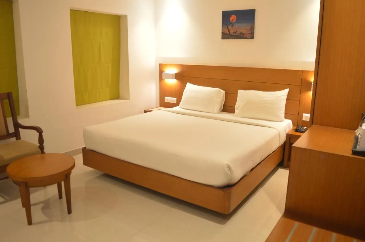 Hotel Apsara Shoranur